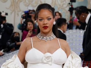 Rihanna Fenty imparatorluğunu büyütüyor