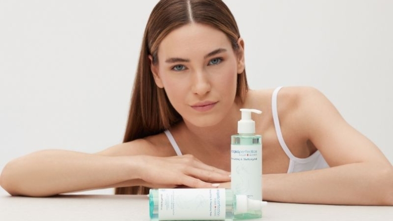 Aydınlık ve taze bir cilt için Acqua Perfection temizleyici jel ve toniklerin sırrı