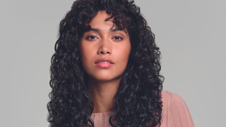 Dyson ve Trikolog Bridgette Hill’den evde kolaylıkla uygulanabilecek saç ve saç derisi bakım önerileri 