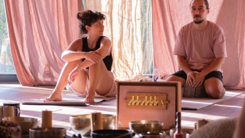 Sesle meditasyon ve titreşimlerin gücü 