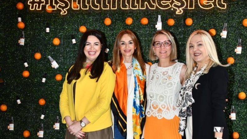 The Purest Solutions C Vitamini Serumu ile ışıltılı bir davet!