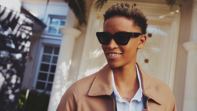 Tommy Hilfiger yeni sezon gözlüklerini Melisa Vargas ile tanıttı