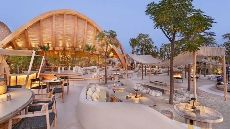 İkonik buluşma noktası: Cullinan Belek Galapagos Beach Club