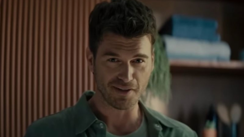 Blade deodorantın yeni yüzü Kıvanç Tatlıtuğ oldu!