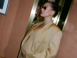 Hailey Bieber'ın hamilelik stili