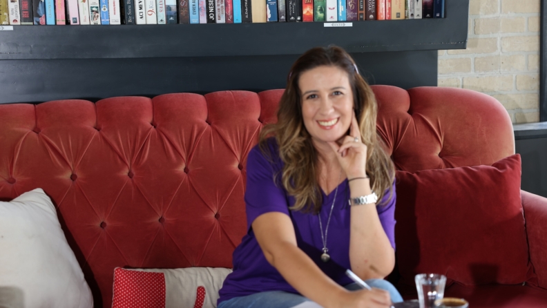 Yeliz Ağırman Çakmak, kitap serisiyle çocuk okurlarını doksanlara götürüyor