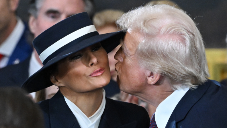 Melania Trump’ın şapkası bize ne anlatıyor?