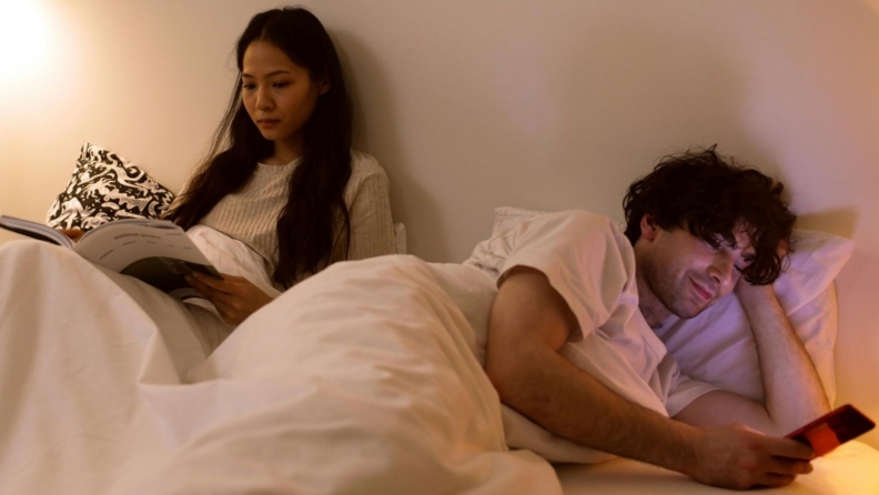 TikTok’un yeni uyku trendi: “Sleeping Divorce”