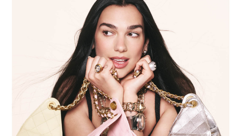 Dua Lipa, Chanel 25 çanta kampanyasının yüzü oldu