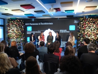 Mercedes-Benz She's Mentoring programı, geleceğin kadın liderlerini destekliyor