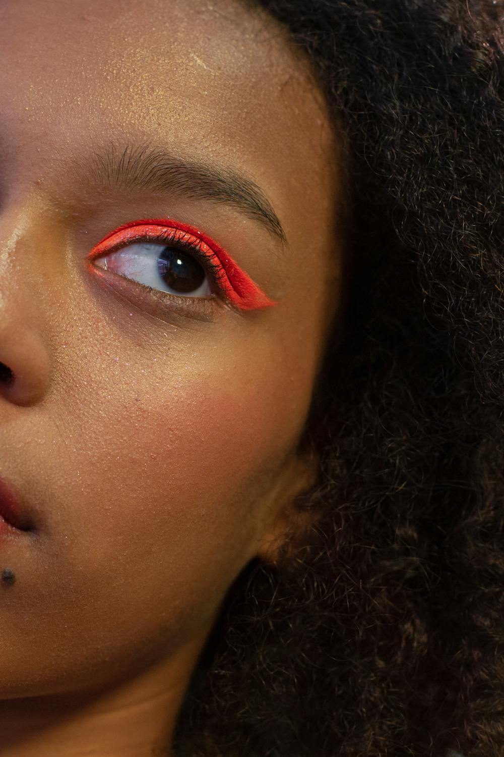 renkli eyeliner makyajı