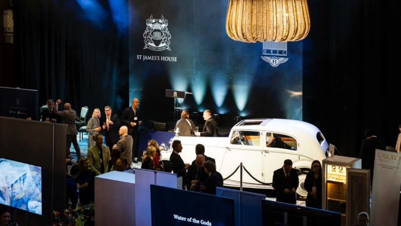 Rolls-Royce Enthusiasts’ Club resmi partneri 120. yıl kutlamaları için Astomeria’yı seçti