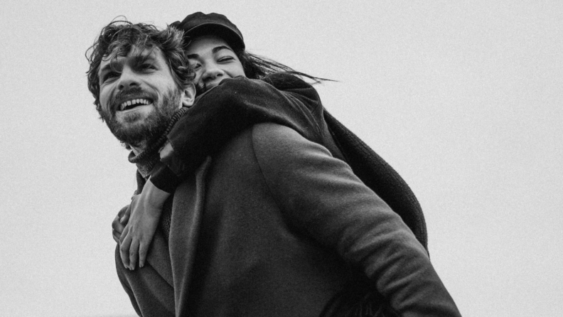 Burcunuza göre flört stili: Oyun kurucu mu, duygusal mı?