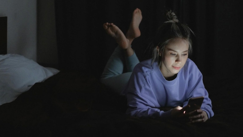 Eski sevgilinizin yeni sevgilisini neden stalk’larsınız?