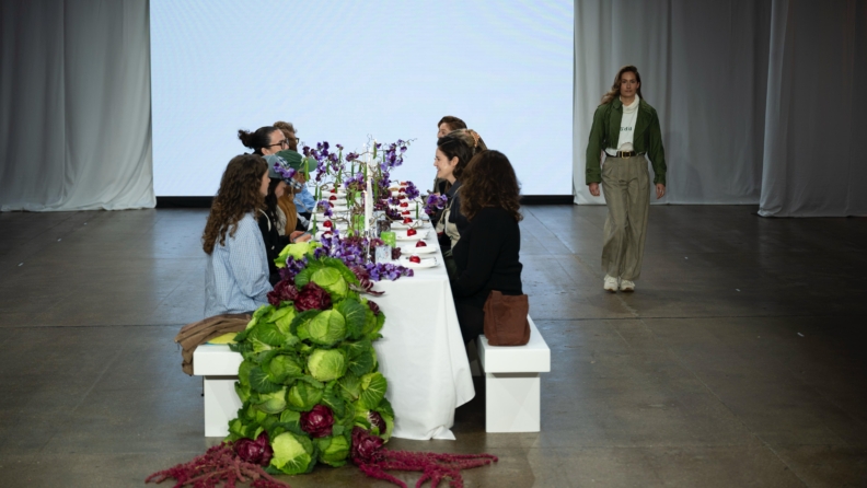 People Pleaser Salad konseptiyle Londra Moda Haftası tarihine geçti