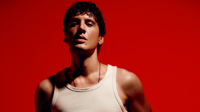 Academia ünlü yetenek Edis ile “Cool”u yeniden tanımlıyor