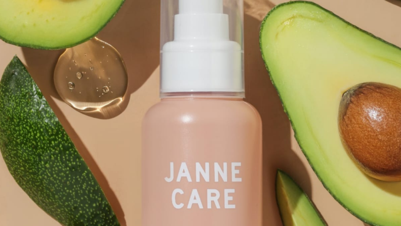 Anneler Günü’nde anneniz doğallığın gücüyle ışıldasın: JANNE CARE ile güçlü saçlara özel bakım