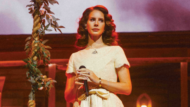 Lana Del Rey’in yeni dönem saçları: “Brown Sugar Brunette”