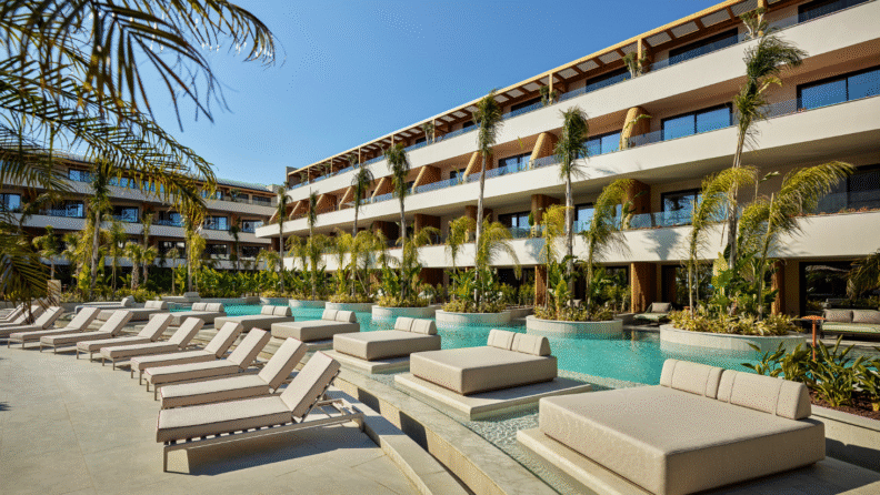 Türk Riviera’sının yeni yıldızı “XO Cape Arnna” 15 Nisan’da kapılarını açtı