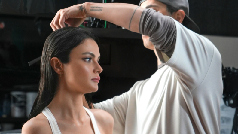 Sinem Ünsal, Dyson Güzellik Ürünleriyle Kamera Karşısına Geçti