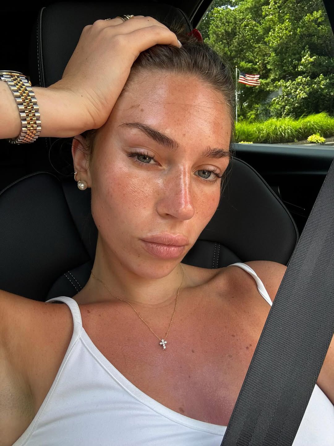 cantamizin-en-mutevazi-kahramaniyla-effortless-it-girl-makyaji