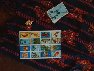 Çin’de spiritüel ekonomi yükselişte: Gen Z’nin yeni takıntısı tarot, kristaller ve mistik barlar