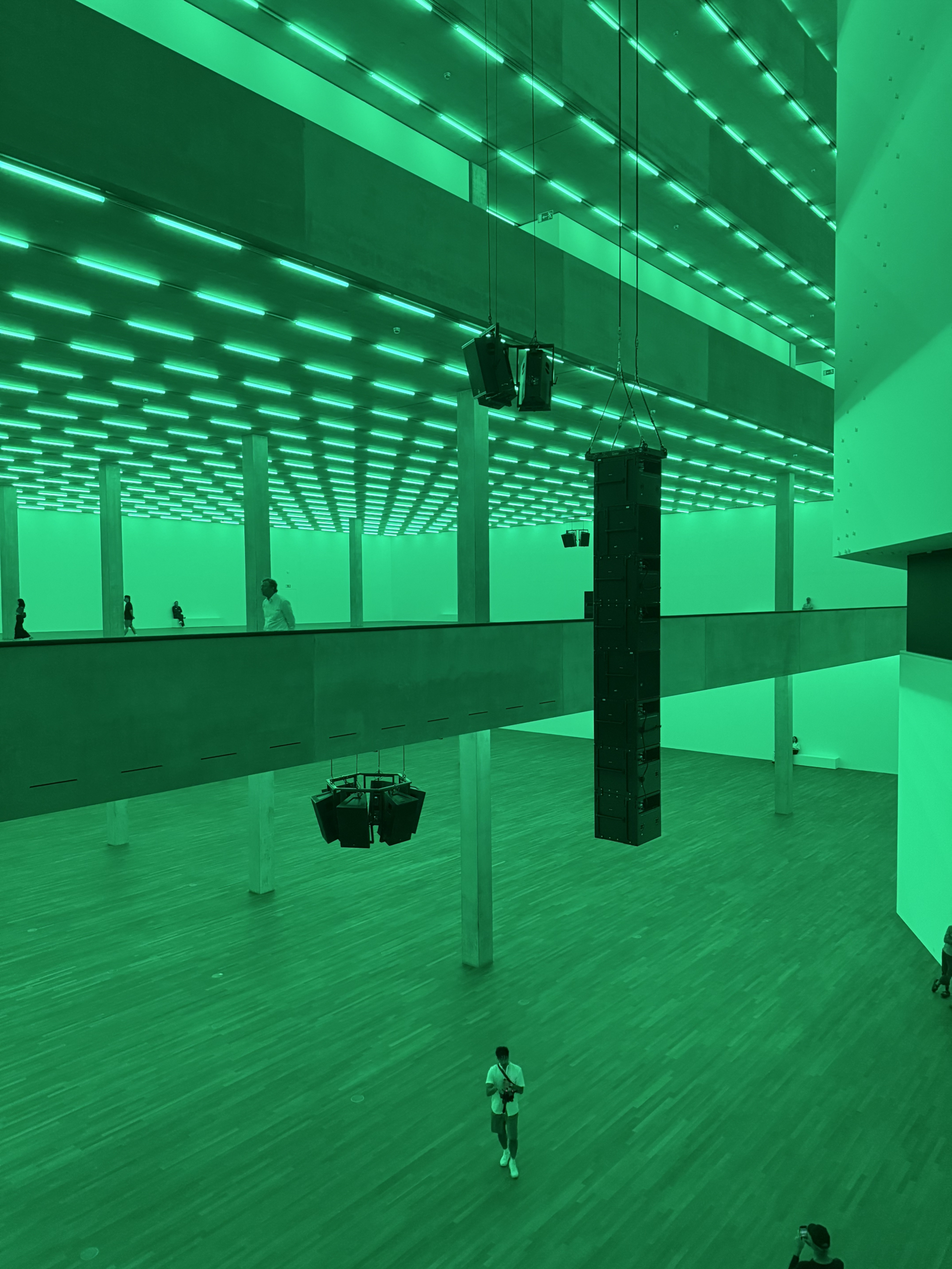 cok-kisisel-art-basel-izlenimlerim-sanat-cigkofte-ve-surpriz-bir-dovme