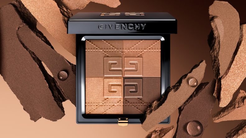 Güneş öpücüğü ışıltısı ile dört renkle yeniden şekillendirildi!