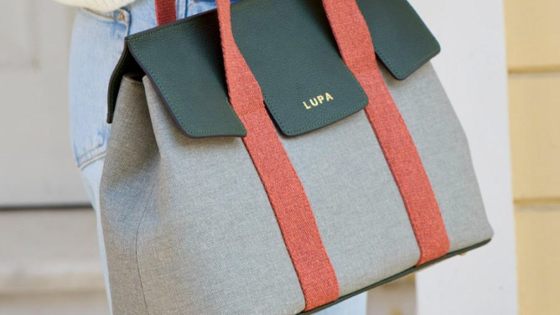 Lupa Project İstanbul – SS25 Koleksiyonu: Şehirli Ritimler, Doğal Dokular