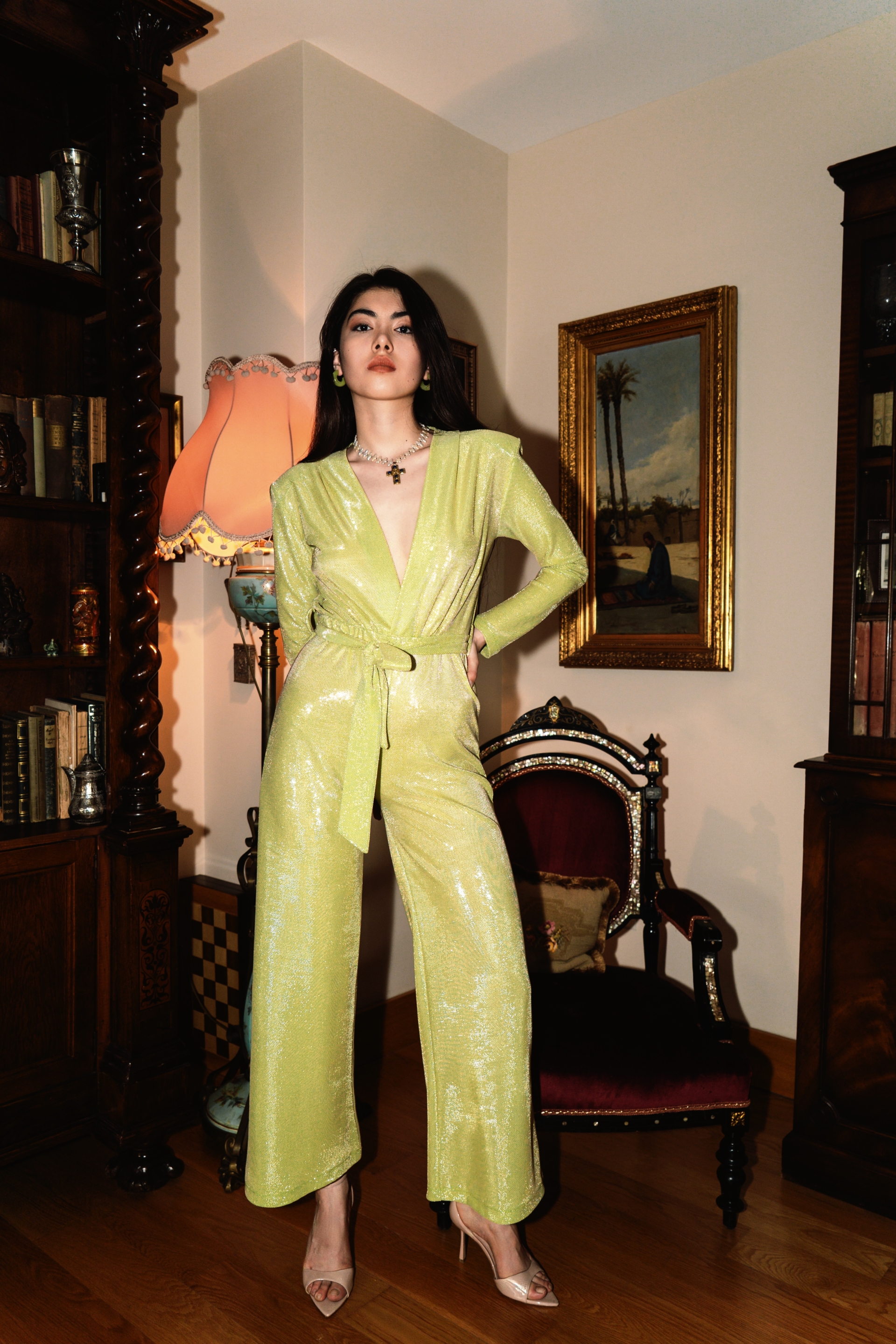 moda-markasi-the-house-of-astraldan-alevi-uzerinde-bir-koleksiyon