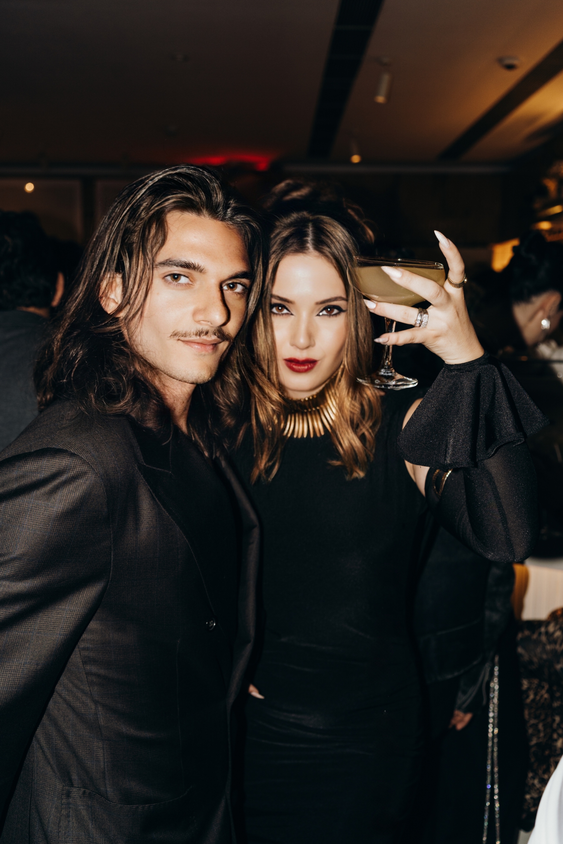 moda-markasi-the-house-of-astraldan-alevi-uzerinde-bir-koleksiyon