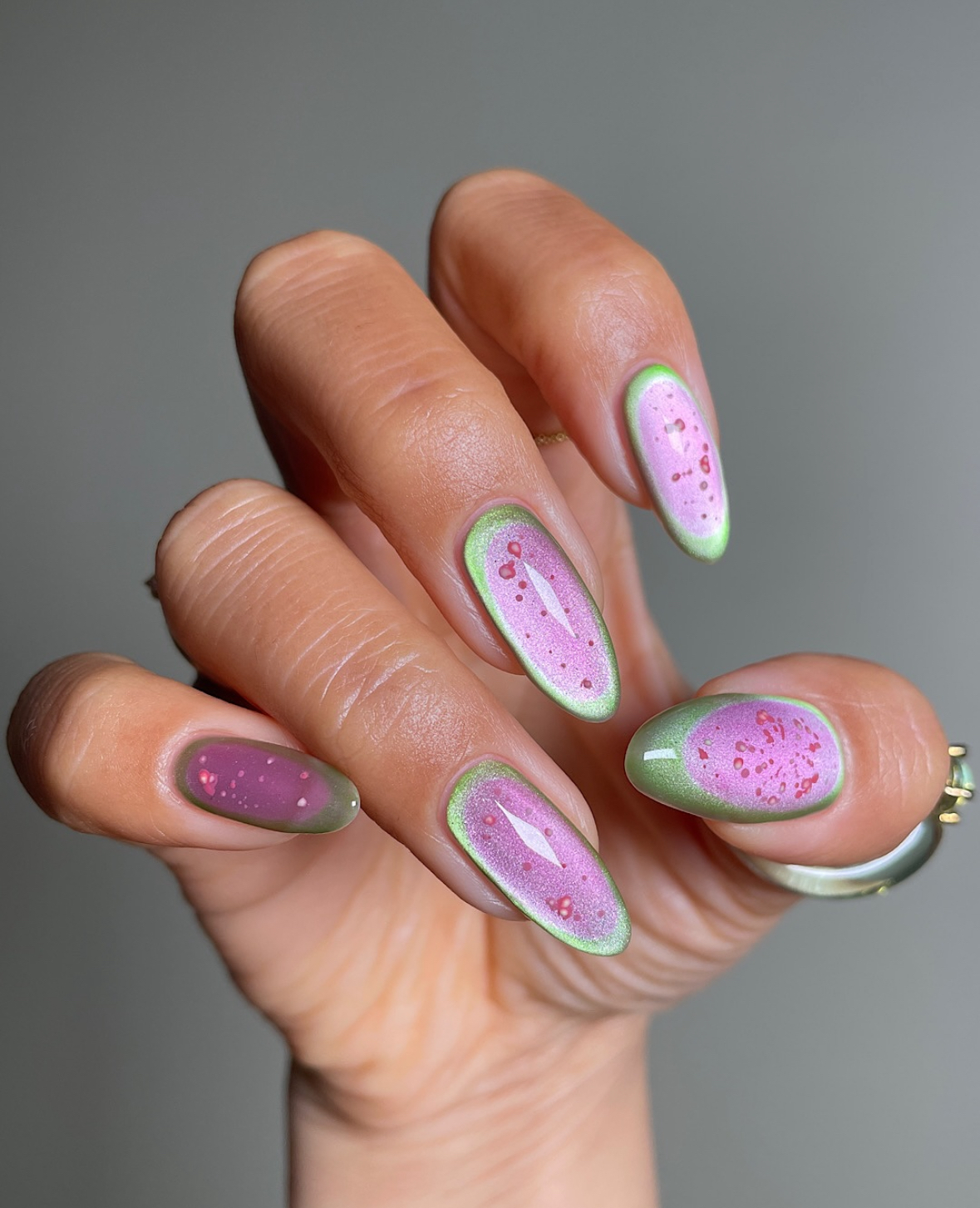 tirnaklarimiza-giden-yol-midemizden-geciyor-tropikal-tirnaklar