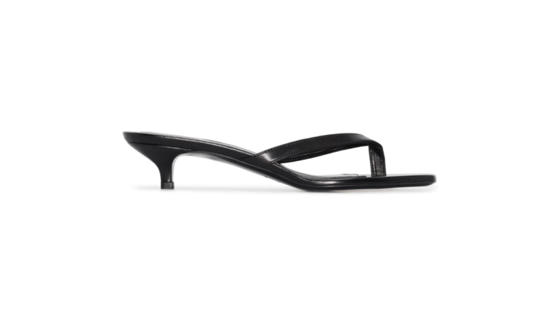 Toteme siyah topuklu parmak arası terlik