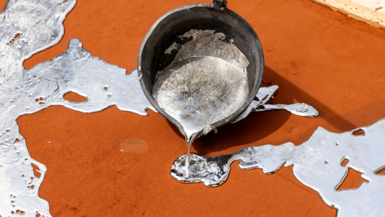 Zeyrek Çinili Hamam’da Juliette Minchin’in Türkiye’deki ilk sergisi “Where the River Burns”