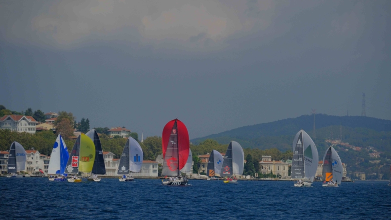 TAYK 30 Ağustos BMW Borusan Otomotiv Kupası yelken tutkunlarını İstanbul Boğazı’nda buluşturdu  