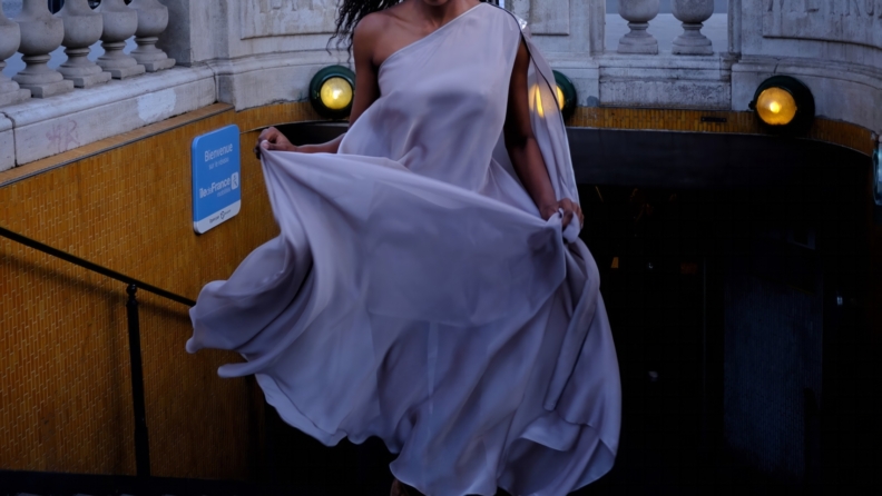 Arzu Kaprol SS 2026: “Beyond Visible / Görünenin Ötesi” Paris Moda Haftası’nda