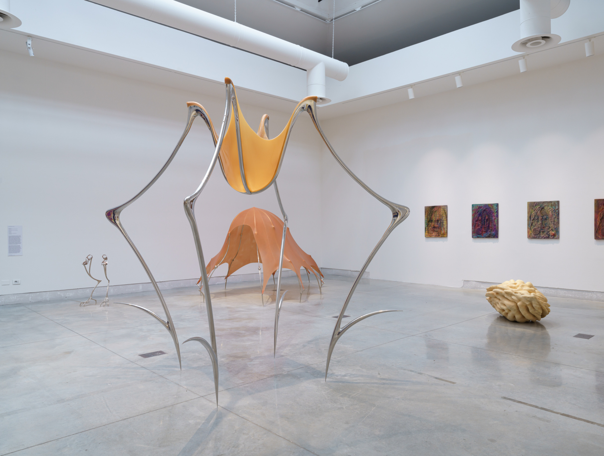 hannah-levy-ile-tasarim-arafinda-belirsizlik-beden-ve-madde