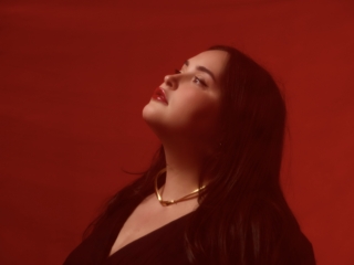 Öykü Dörter’le röportaj: Kadın bakışının, öfkenin ve öz sevginin müzikal dili