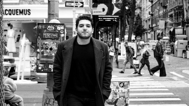 Swipe’tan gerçeğe: Kaan Divitoğlu modern flört kültürünü neden yeniden kurguluyor?