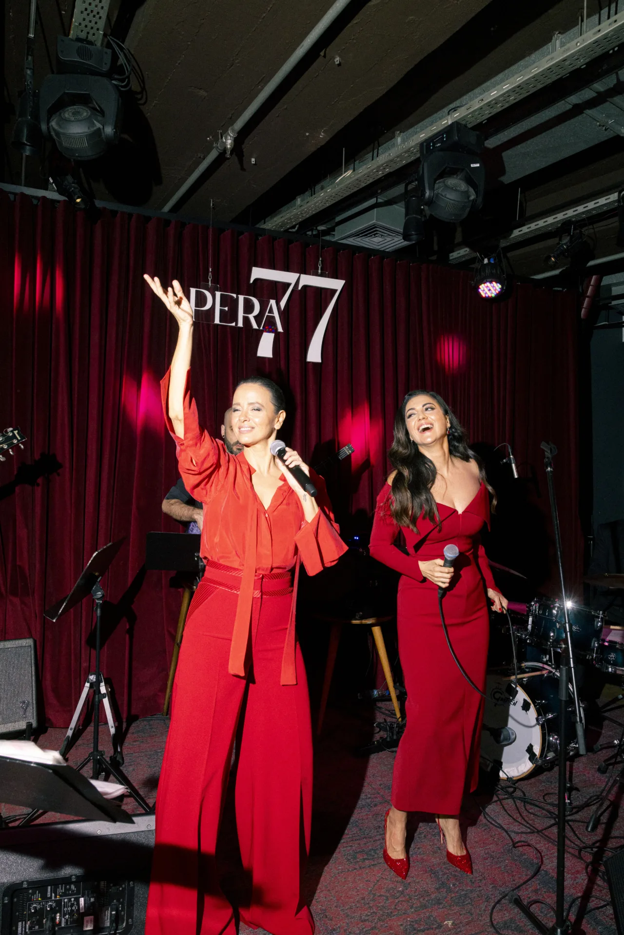 Pera 77’de yeni yıl coşkusu özel bir partiyle kutlandı