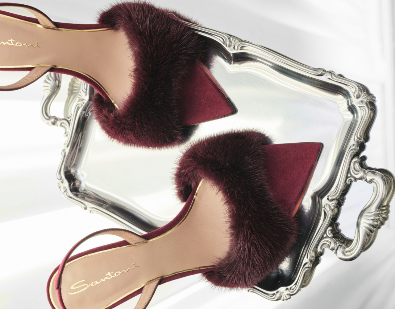 Santoni, yılbaşı sezonunda yavaşlamanın güzelliğini kutluyor.