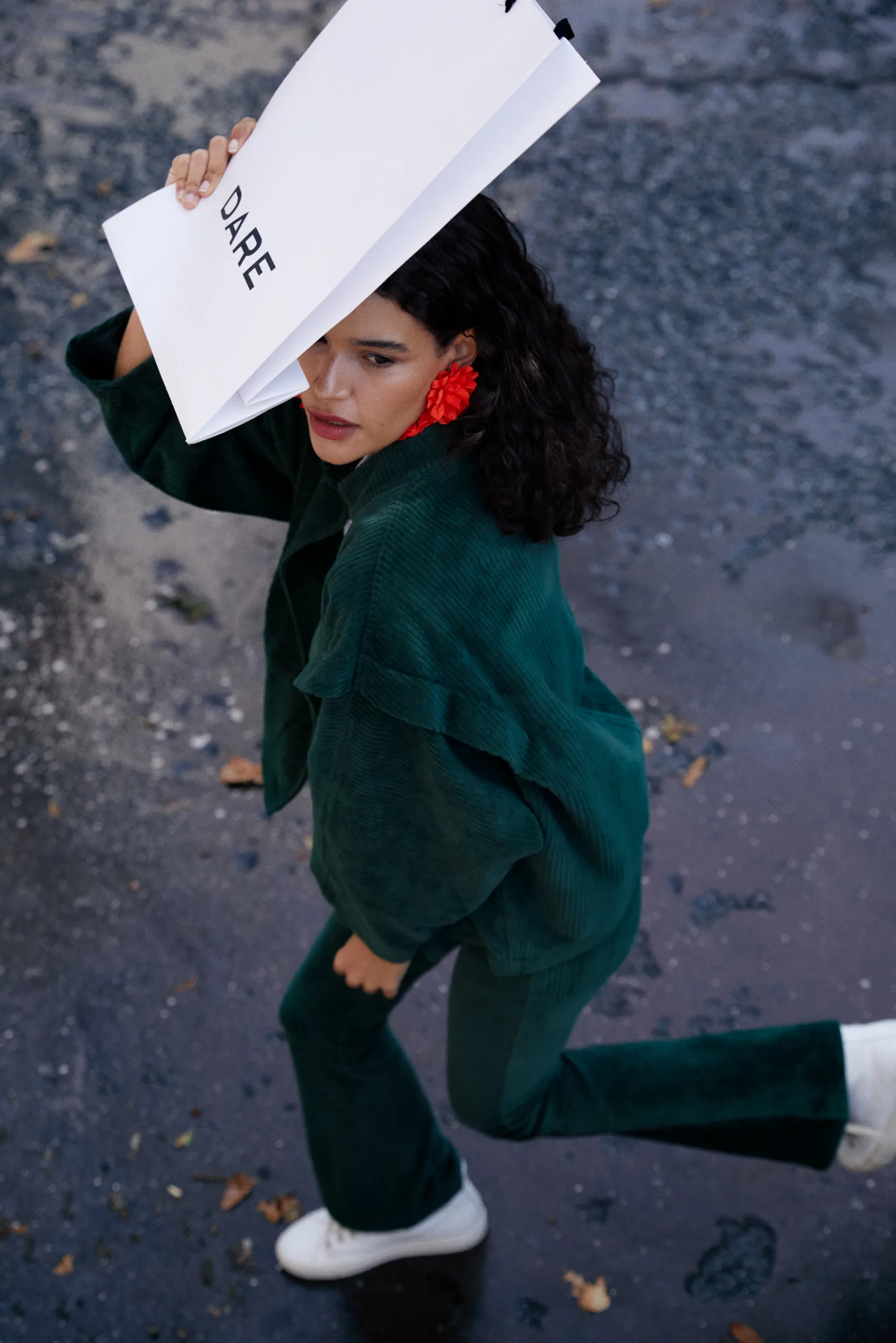 Dare London’ın kurucusu İpek Alp Sever ile röportaj: “Yalınlığı cesaretle taşıyan, cool duruşuyla dikkat çeken gardıropları hedefleyerek yola çıktım”