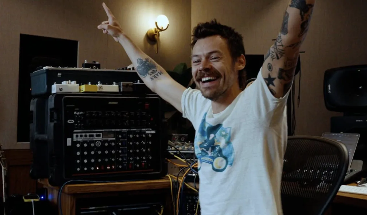 Fangirl olmaya geri dönüyoruz: Harry Styles ve 2016 ruhunun muhteşem dönüşü