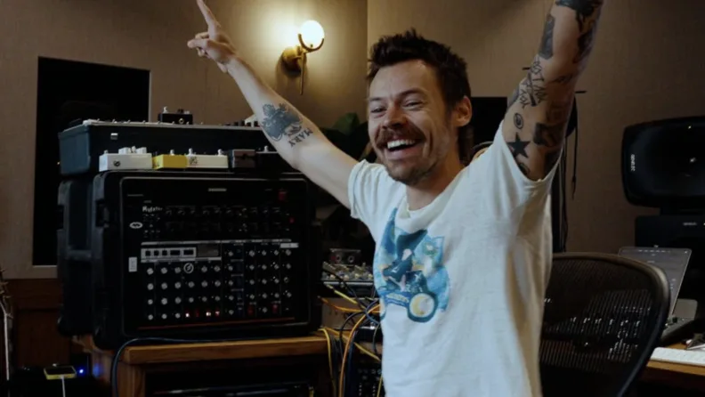 Fangirl olmaya geri dönüyoruz: Harry Styles ve 2016 ruhunun muhteşem dönüşü