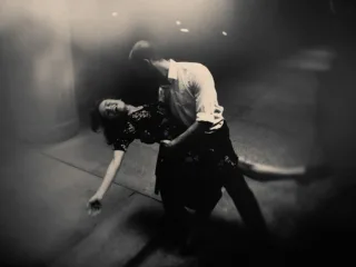 Geçmişi romantikleştirmek: Arşiv modasından eski dizilere uzanan bir konfor arayışı