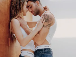 Grace Van Patten ve Jackson White, Calvin Klein Sevgililer Günü kampanyasında buluştu