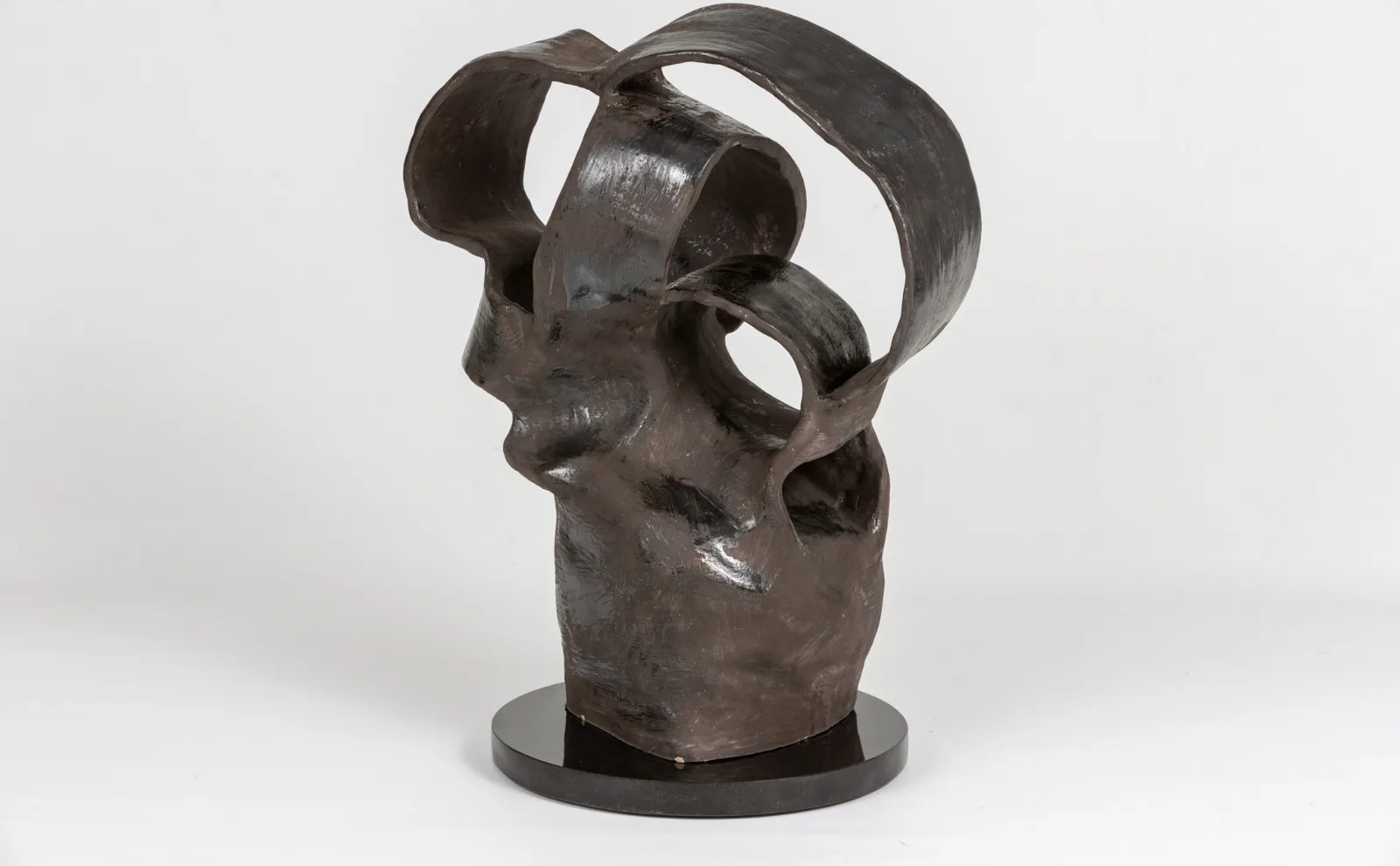 Pelin Kilimci’nin yeni kişisel sergisi Tanımsız Varoluşlar II Futy Art Gallery’de 