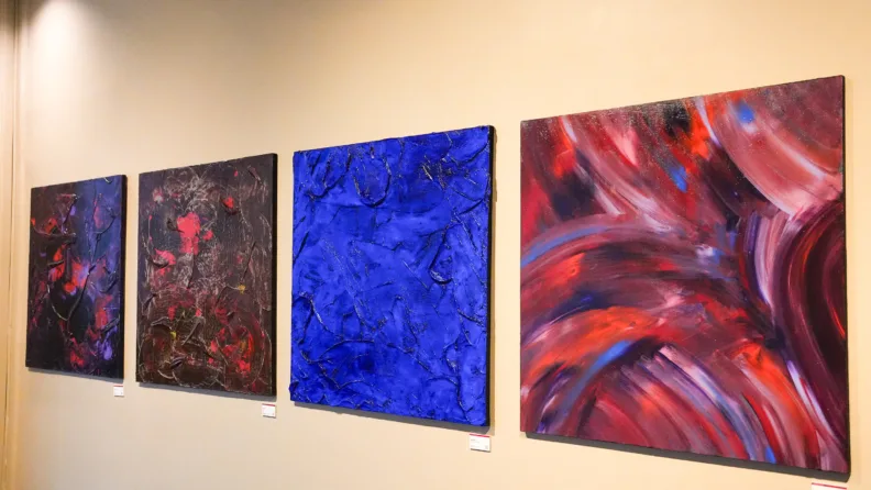 Suya Art’ın “Yüzeyin Ötesinde” koleksiyonu Grand Hyatt İstanbul’da sanatseverlerle buluştu