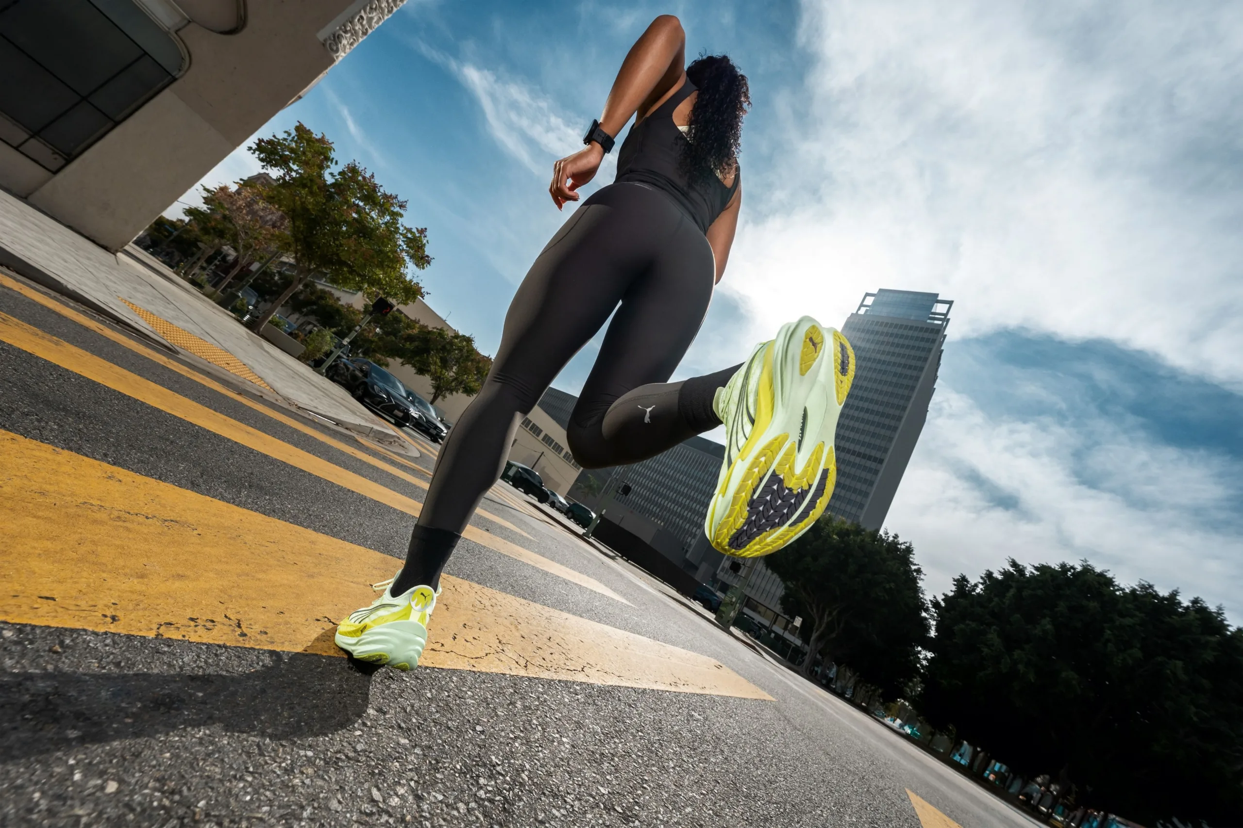 Hareket için tasarlanmış silüet: PUMA Deviate NITRO serisi 