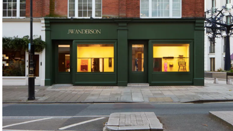 JW Anderson sanatın ve zanaatın ışığında açılan yeni mağazasını Londra Moda Haftası’nda kutladı